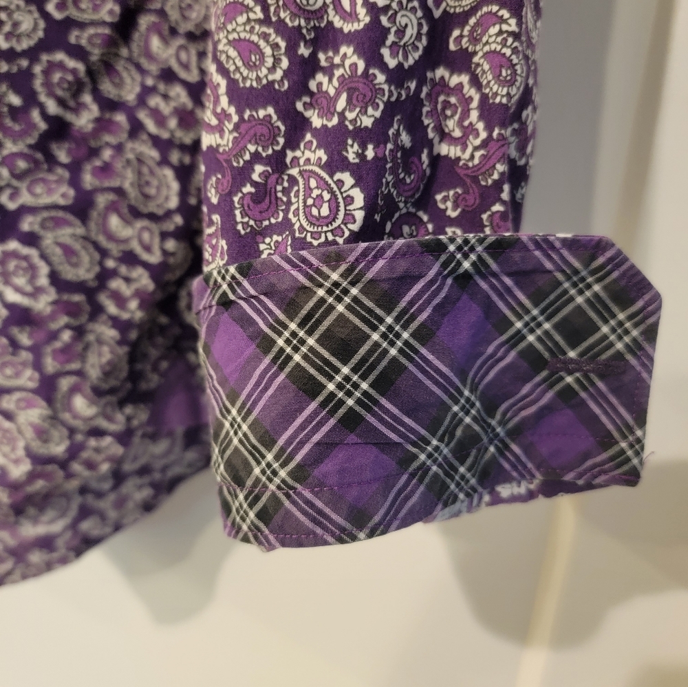 Small fitted long sleeved button down shirt purple paisley with plaid cuffs - Picture 5 of 6